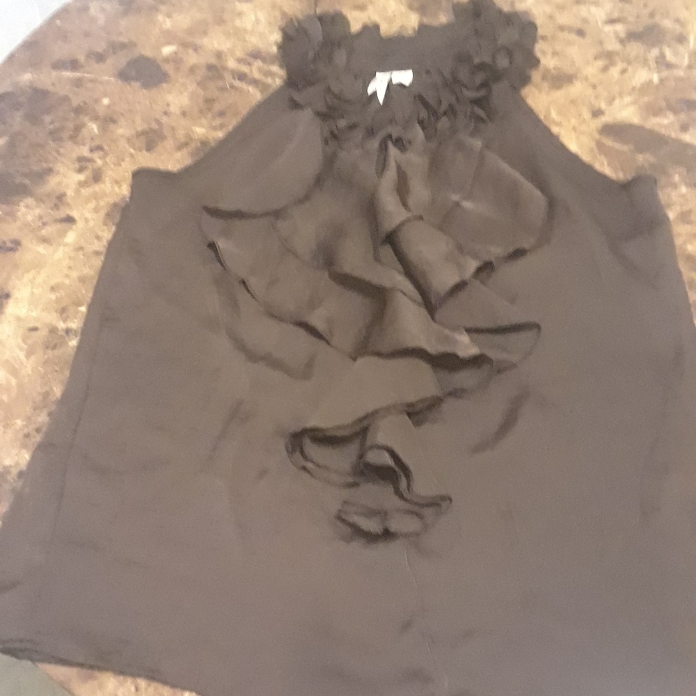 Brown ruffled top